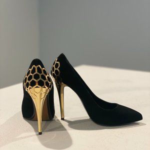 New with Box: Fendi Gea Honeycomb Pumps, 37, Black Suede